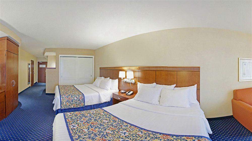Courtyard Des Moines Ankeny Hotel Ngoại thất bức ảnh