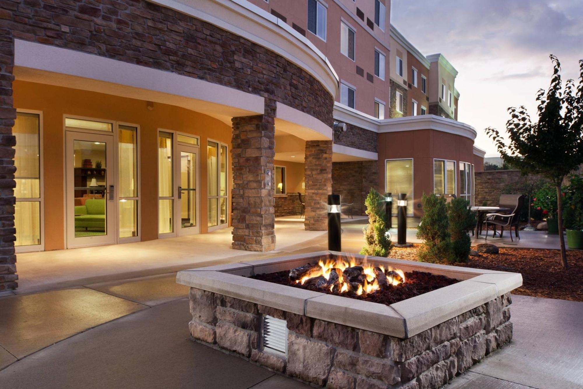 Courtyard Des Moines Ankeny Hotel Ngoại thất bức ảnh