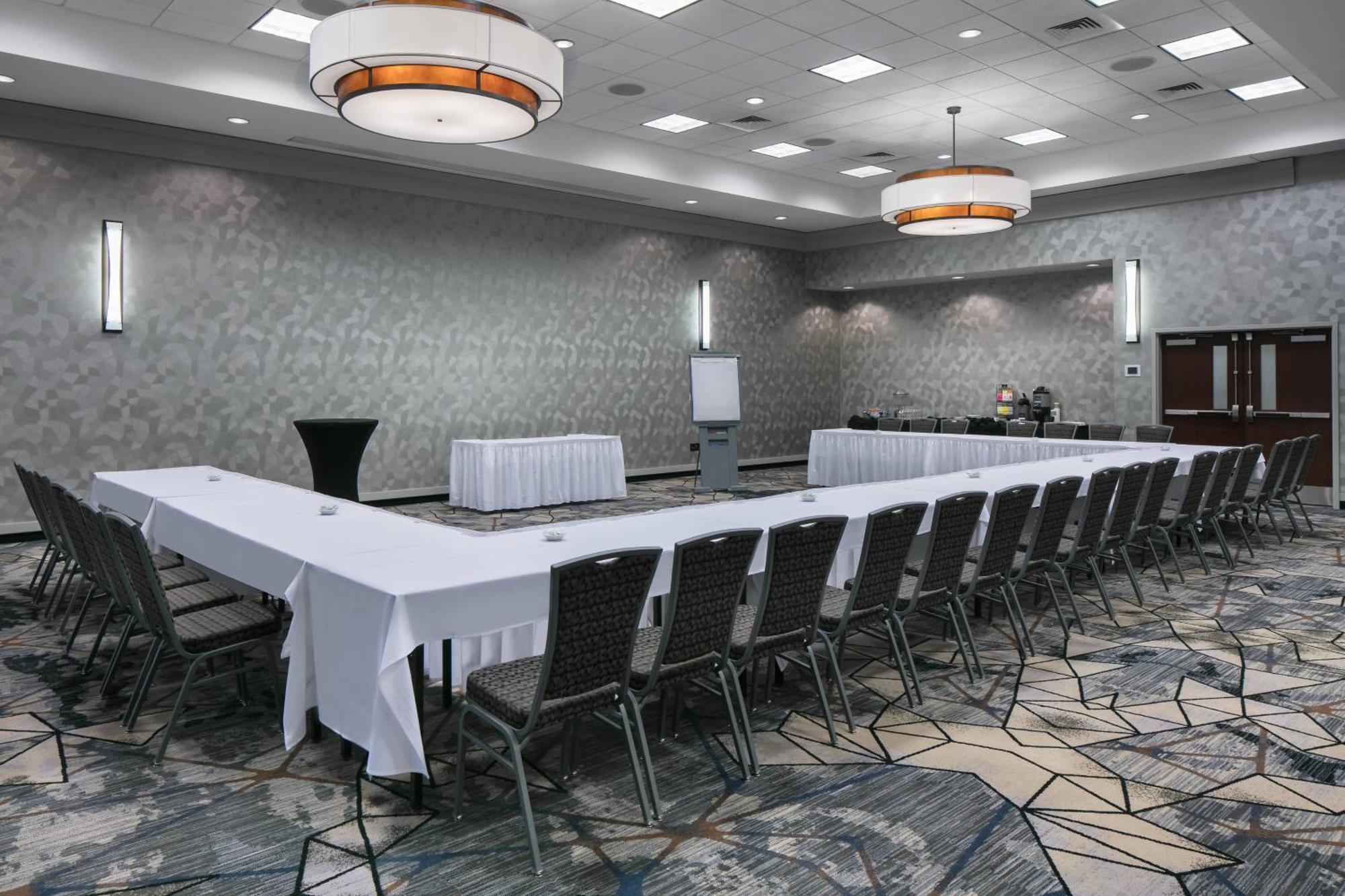 Courtyard Des Moines Ankeny Hotel Ngoại thất bức ảnh
