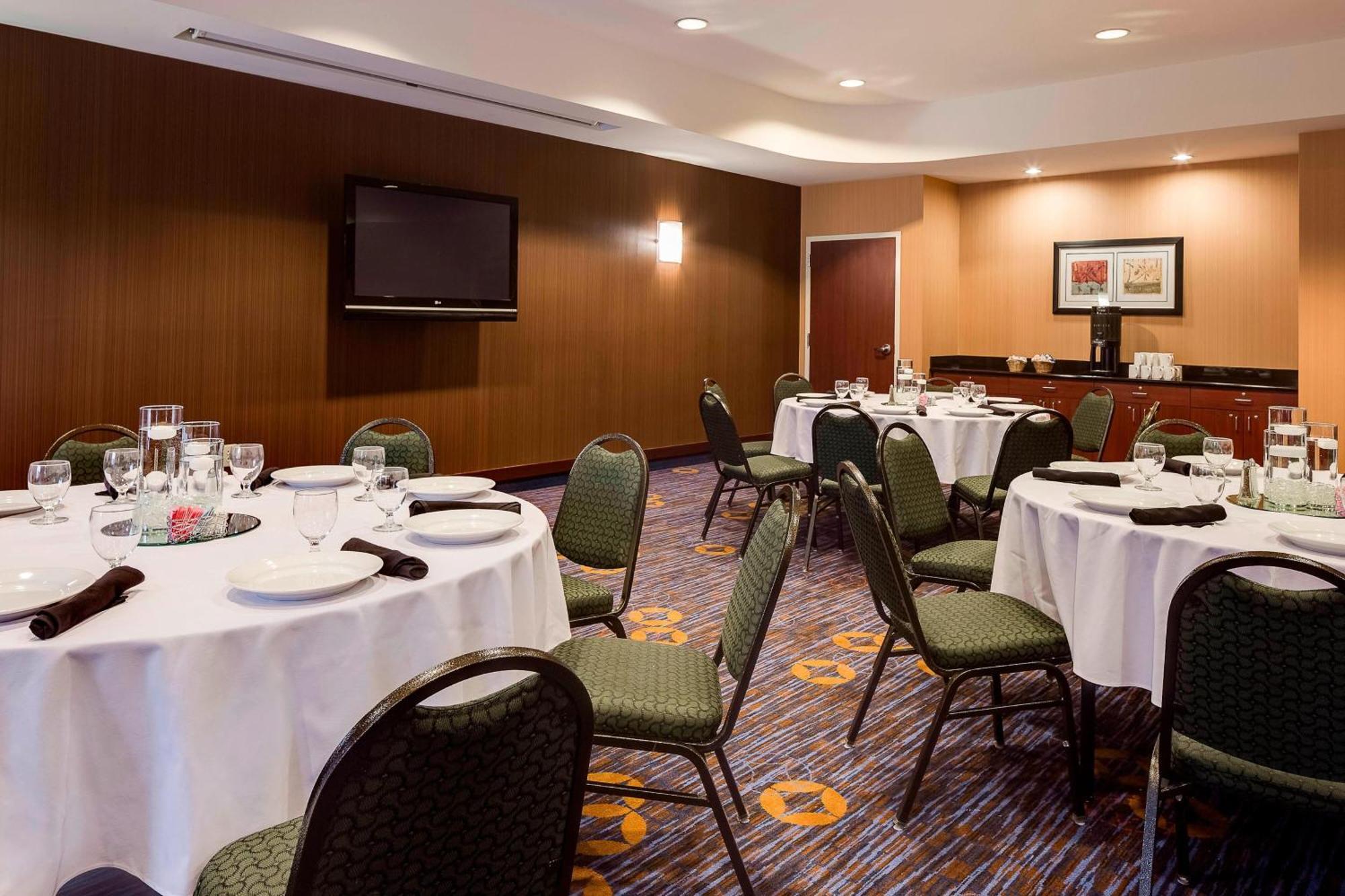 Courtyard Des Moines Ankeny Hotel Ngoại thất bức ảnh
