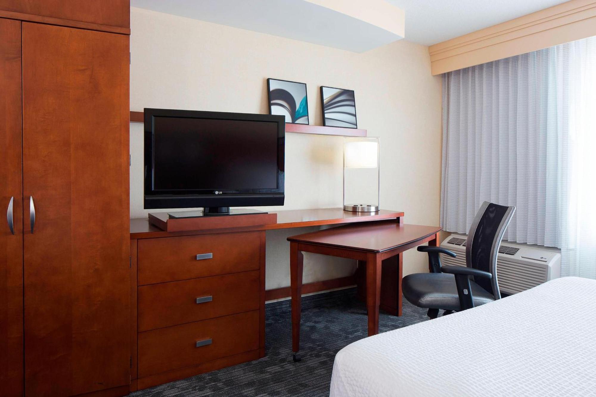 Courtyard Des Moines Ankeny Hotel Ngoại thất bức ảnh