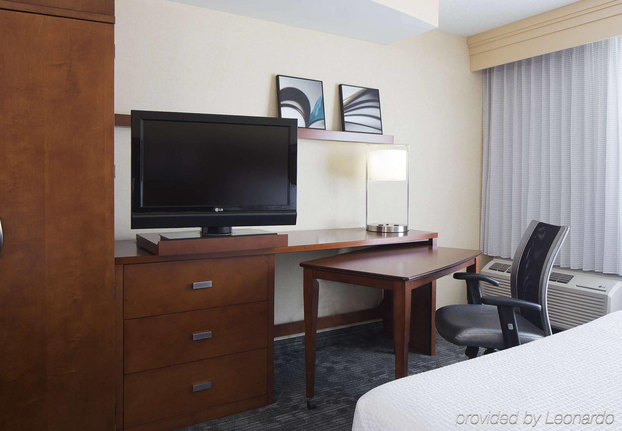 Courtyard Des Moines Ankeny Hotel Ngoại thất bức ảnh