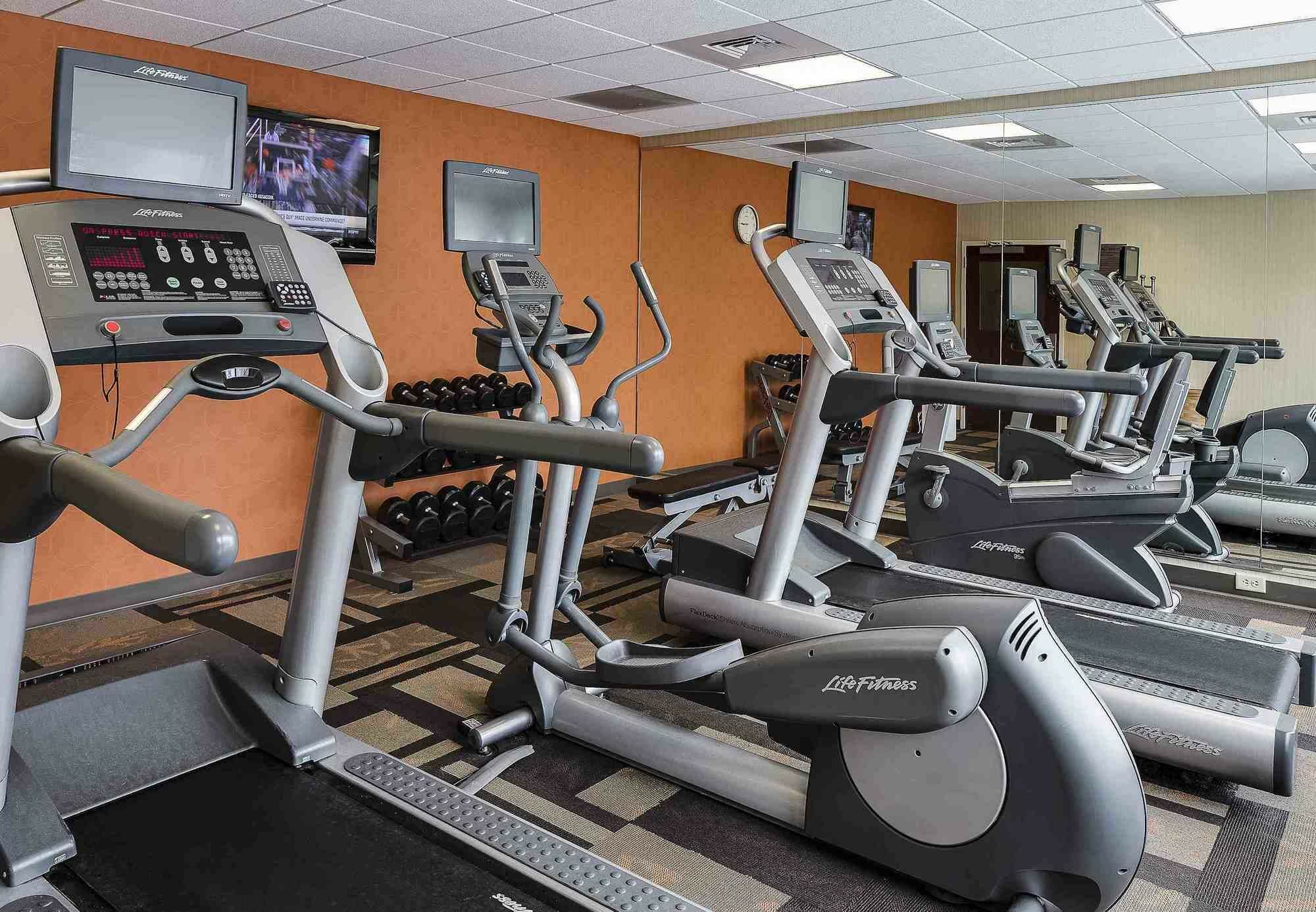 Courtyard Des Moines Ankeny Hotel Ngoại thất bức ảnh